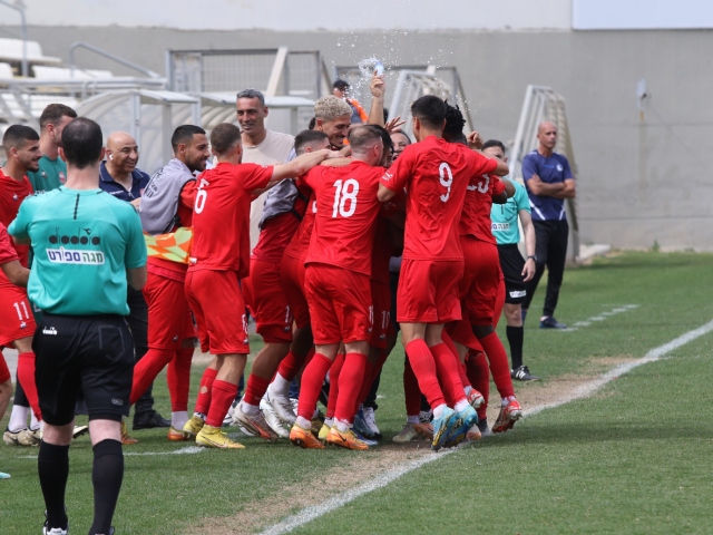 בדרך לעלייה. רעננה (דאפר מחאמיד)